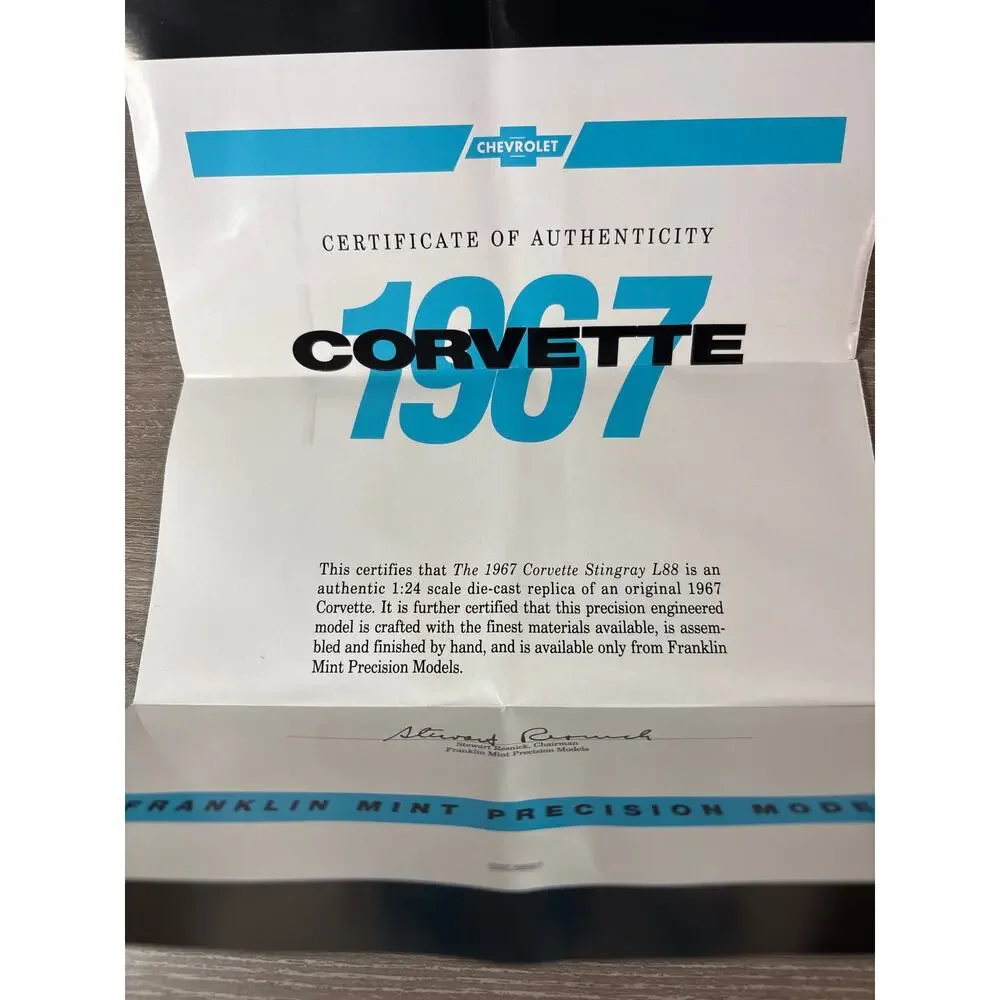 Franklin Mint‎ 1967 Chevrolet Corvette Sting Ray- Includes COA- EUC